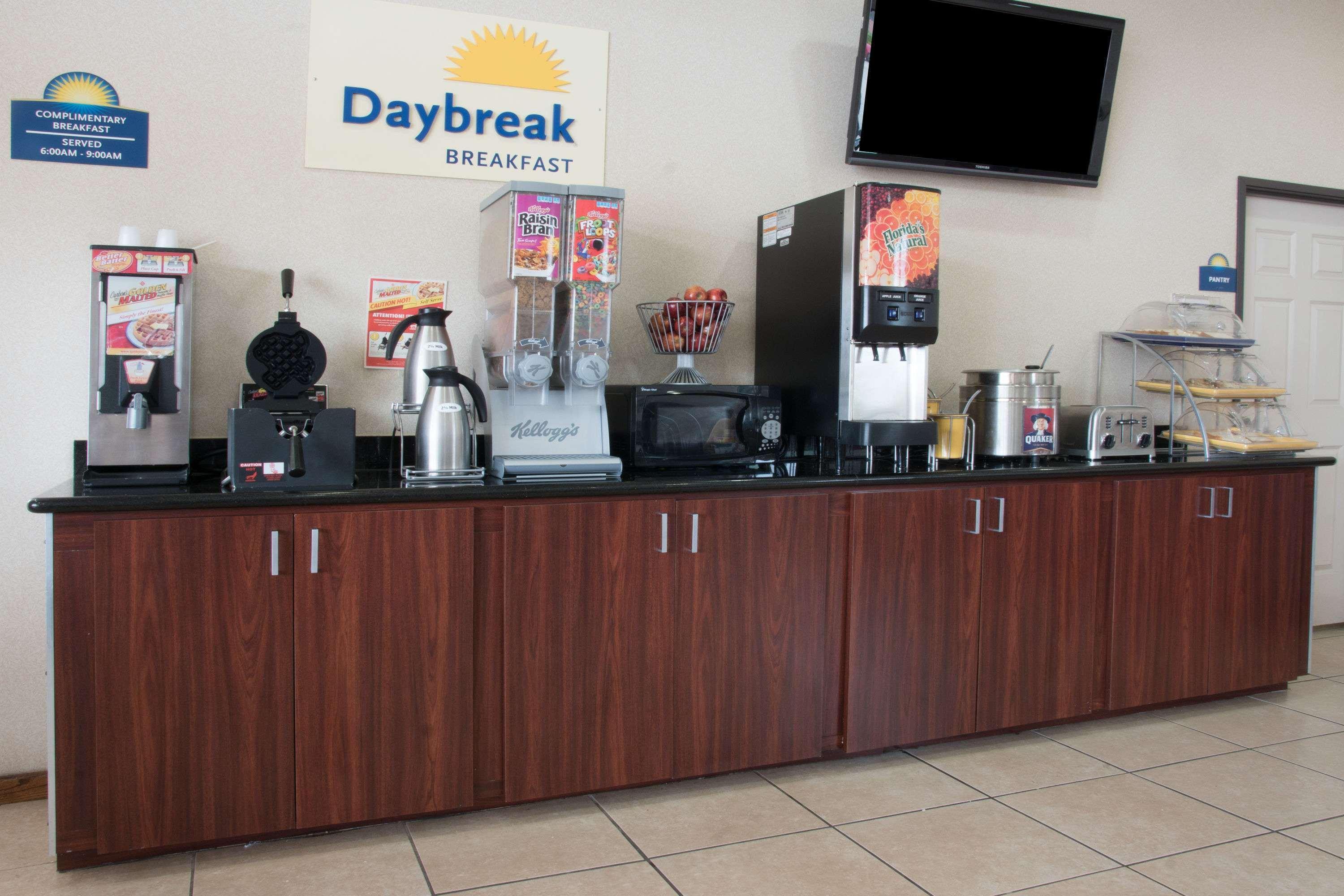 Days Inn By Wyndham N.W. Medical Center Сан Антонио Екстериор снимка
